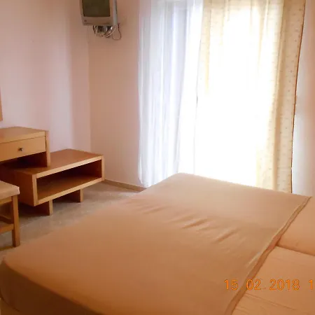 Doukas Скала-Рахониу